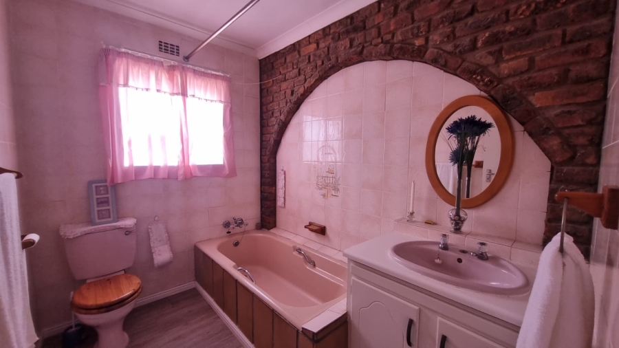 6 Bedroom Property for Sale in Bluewater Bay Western Cape